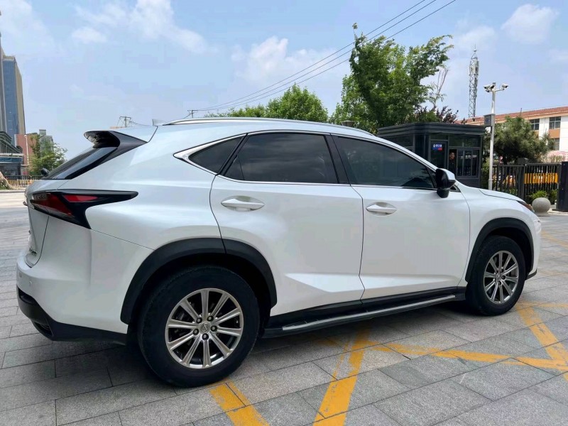 济宁17年雷克萨斯NX7