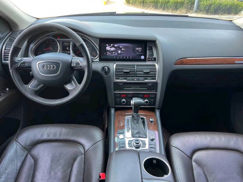 济宁12年奥迪Q75