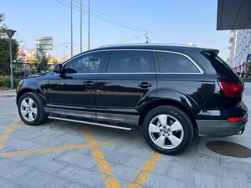 济宁12年奥迪Q78