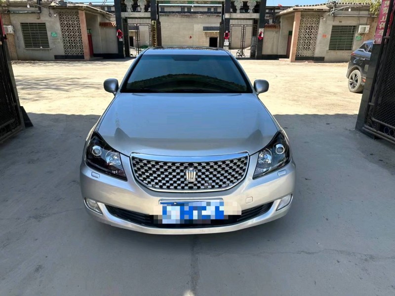 保定11年丰田皇冠1