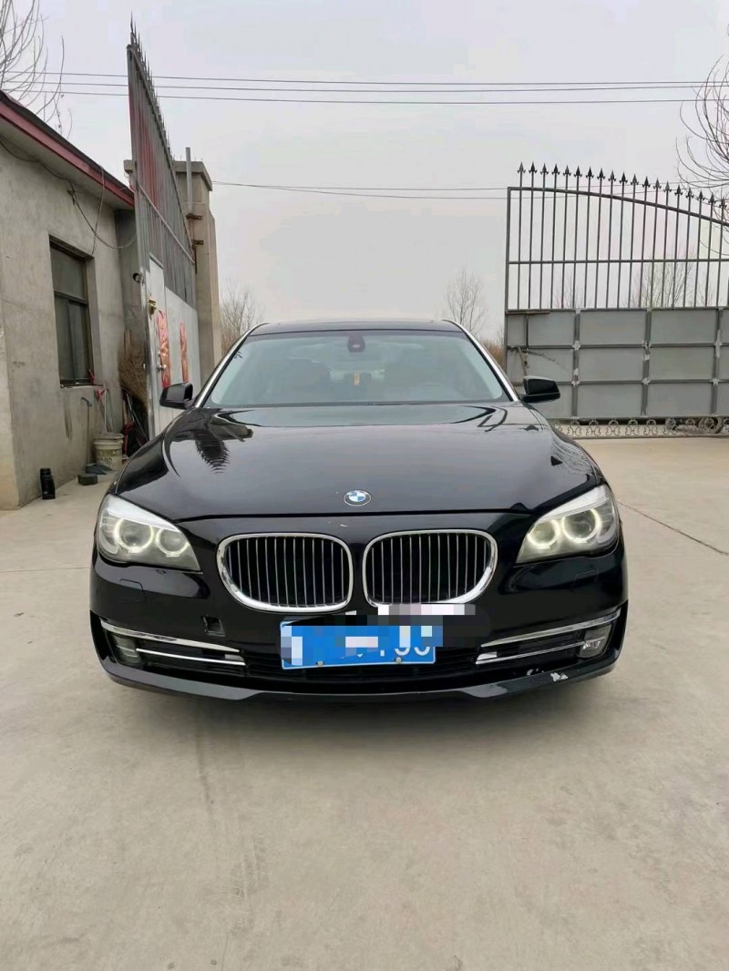 保定12年宝马7系1