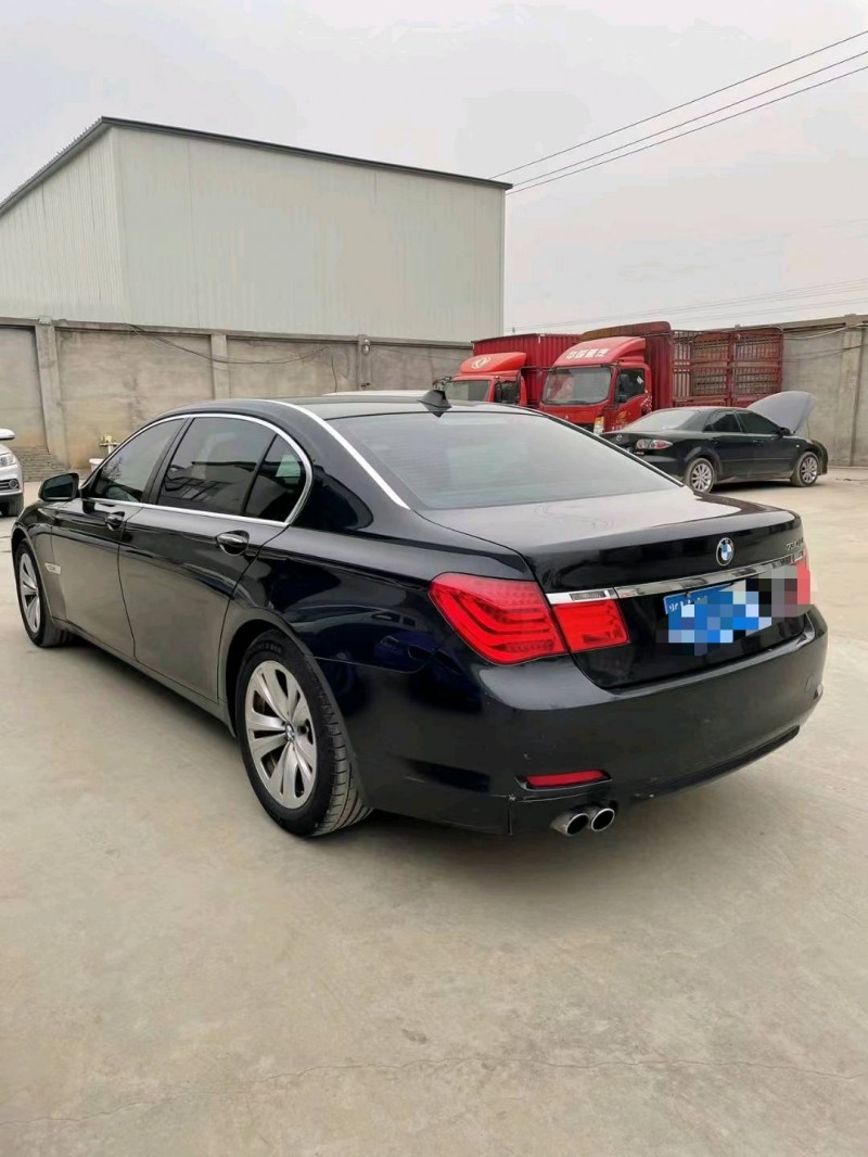 保定12年宝马7系7