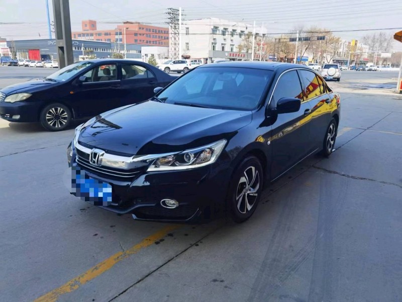 保定17年本田雅阁2