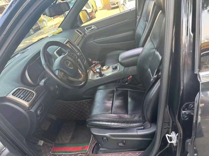 枣庄16年Jeep大切诺基2