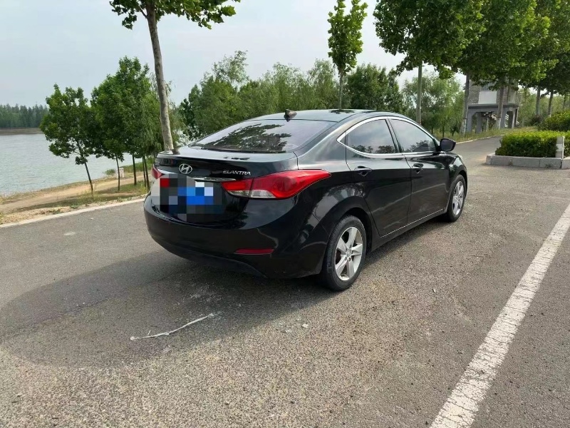 青岛13年现代朗动3