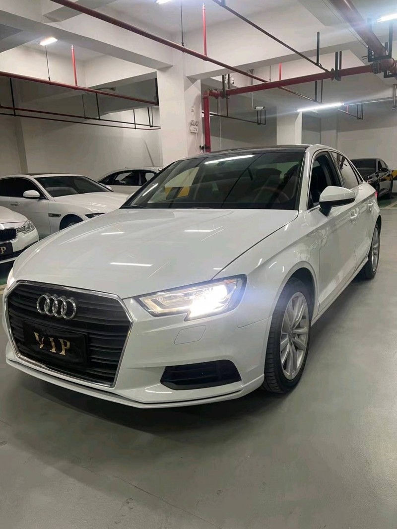 成都18年奥迪A33