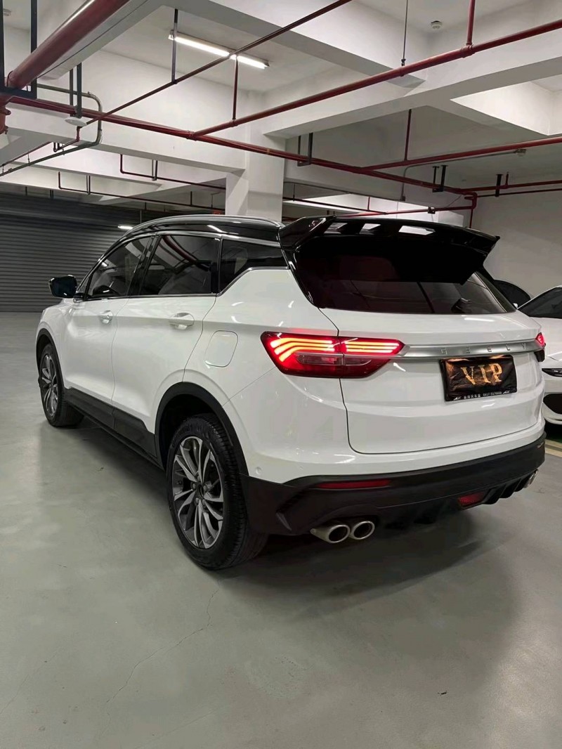 成都19年吉利缤越5