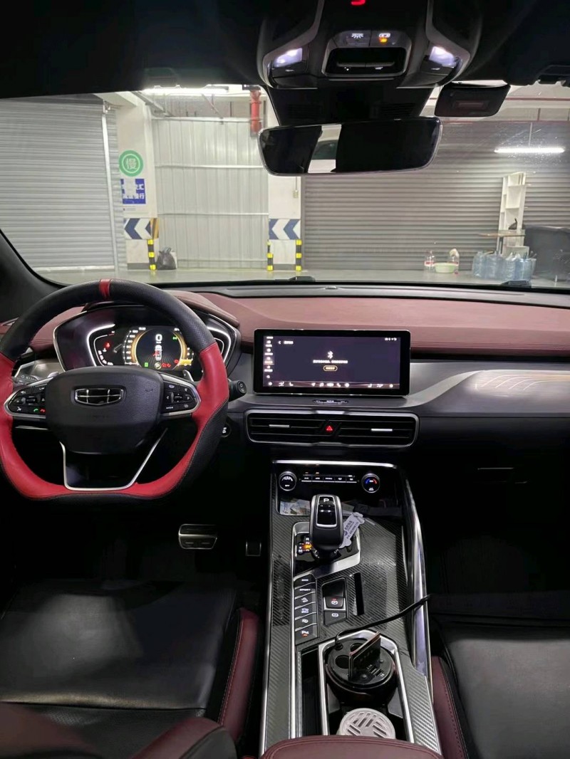 成都19年吉利缤越7