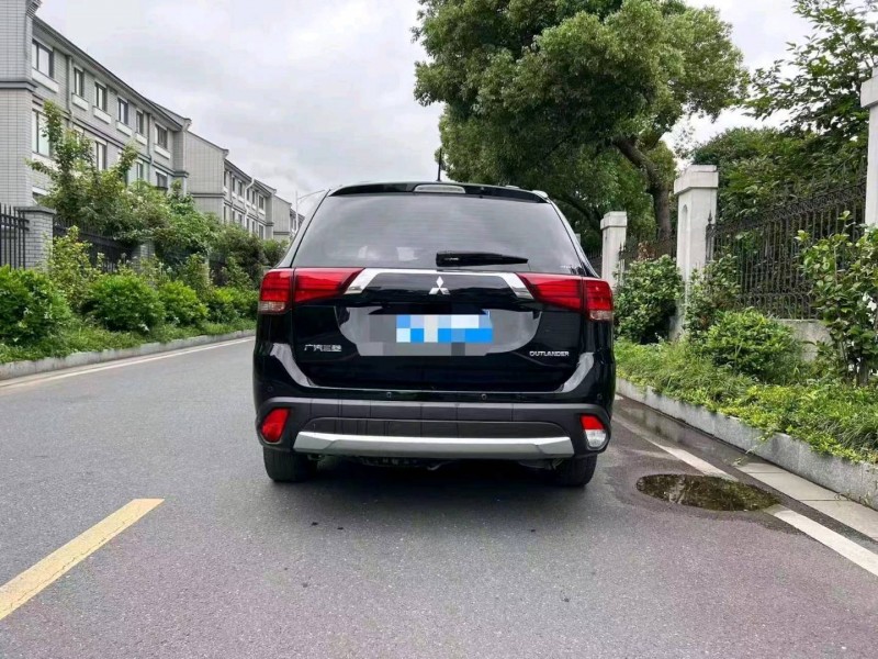 嘉兴17年三菱欧蓝德2