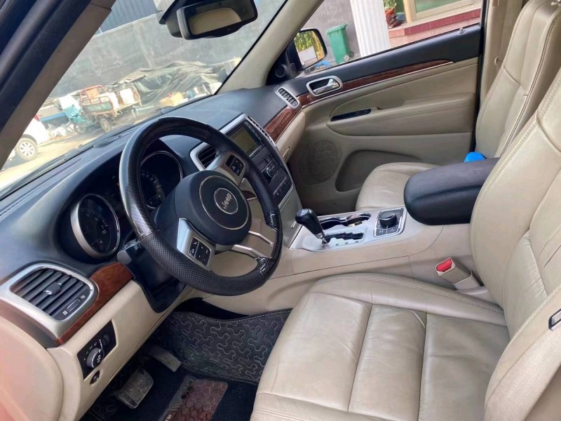 淄博11年Jeep大切诺基2