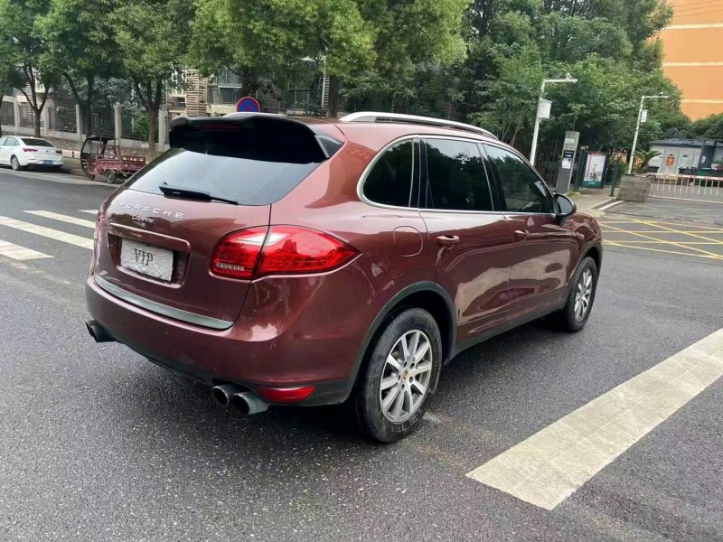 宜昌13年保时捷卡宴4