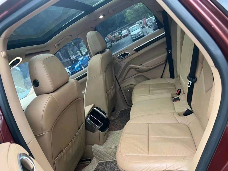 宜昌13年保时捷卡宴8