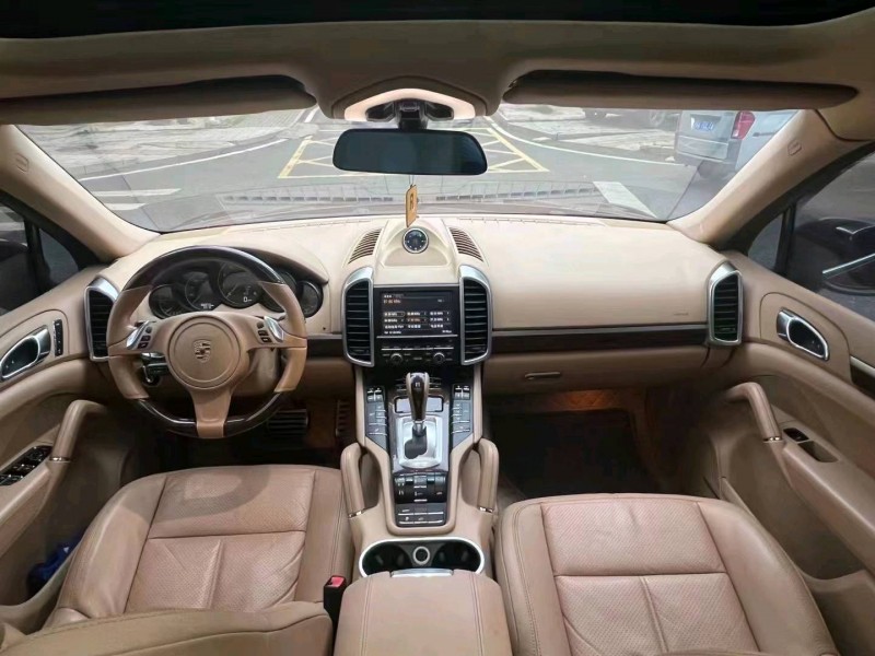 宜昌13年保时捷卡宴9