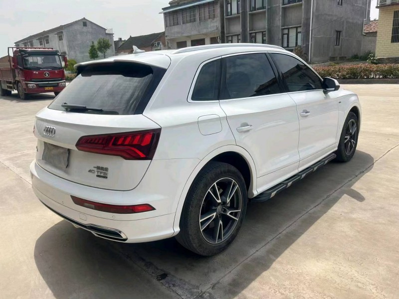 無錫19年奧迪Q56