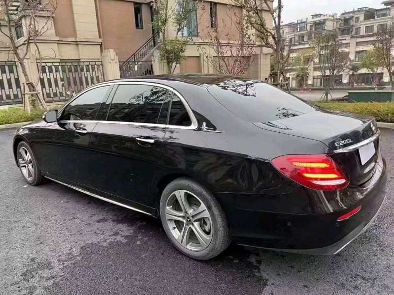 重庆18年奔驰E7