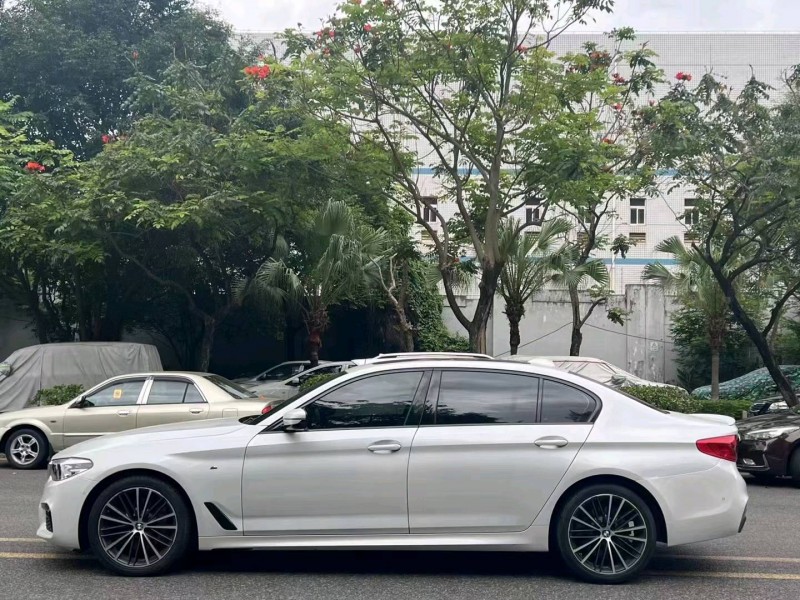 深圳19年宝马5系4