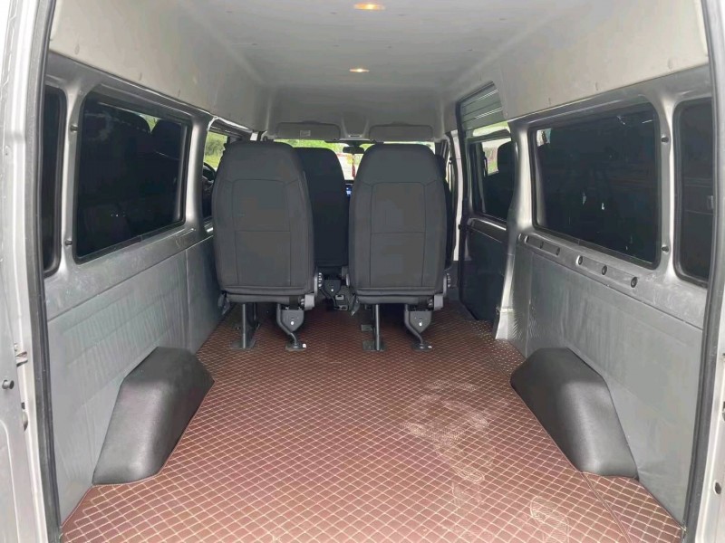 苏州19年福特全顺5