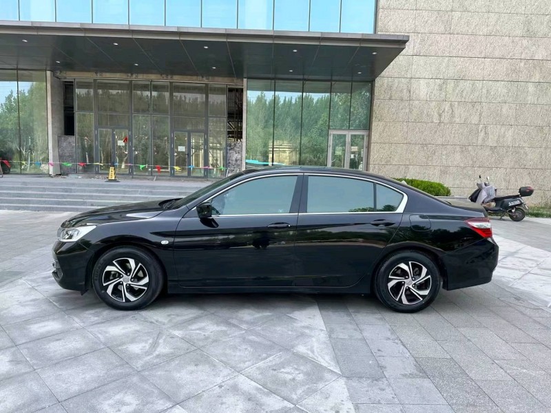 廊坊17年本田雅阁4