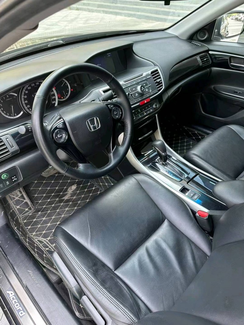 廊坊17年本田雅阁7