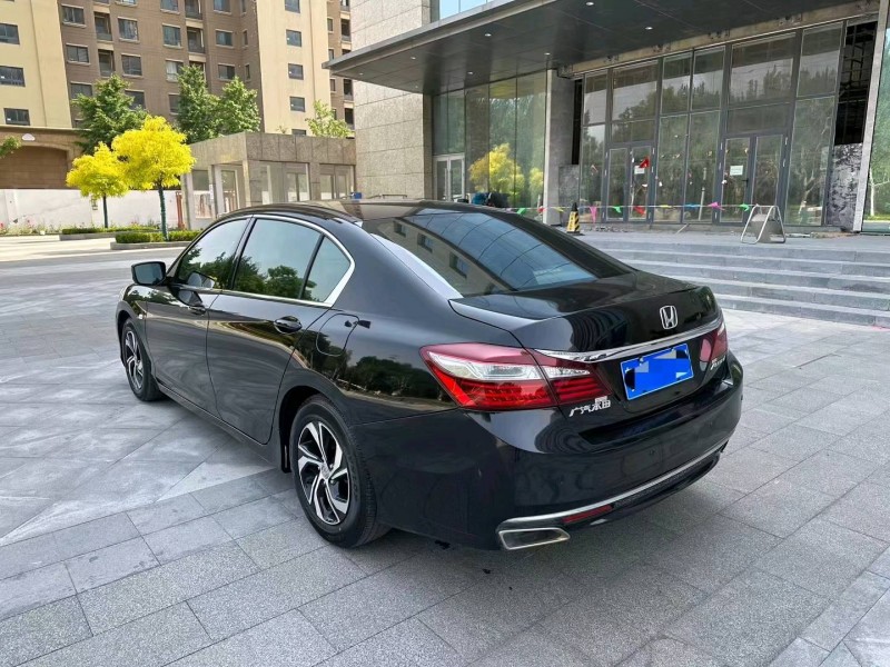 廊坊17年本田雅阁9