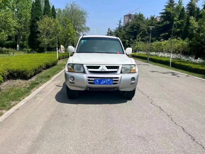 淄博12年三菱帕杰罗1