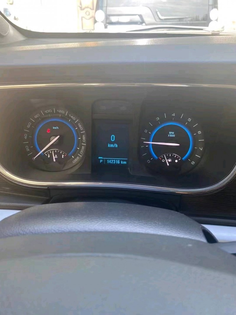 济宁13年别克GL86