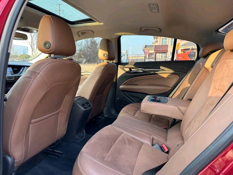 青岛18年别克君威6