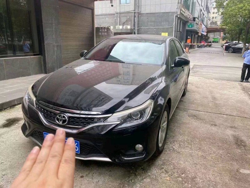 衡阳15年丰田锐志1