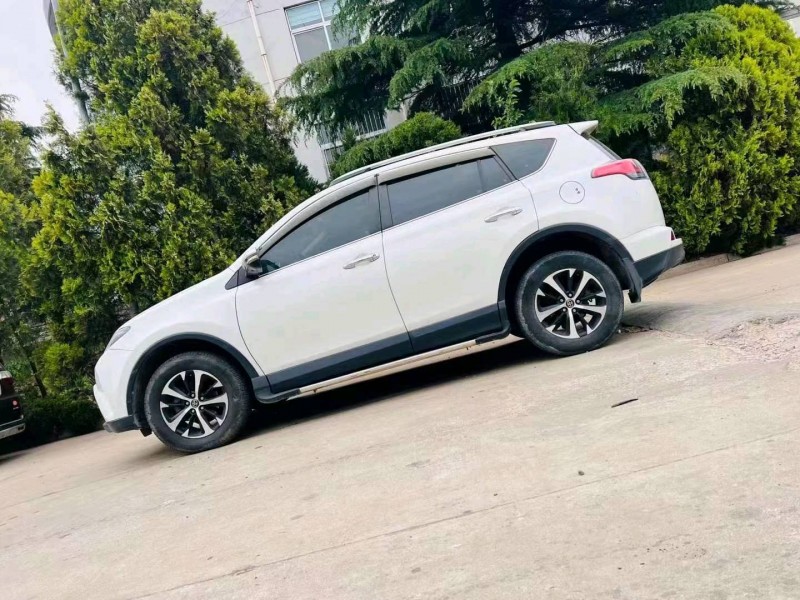 淄博18年丰田RAV4荣放3