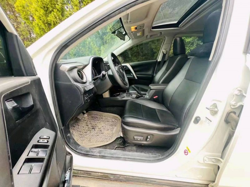 淄博18年丰田RAV4荣放5