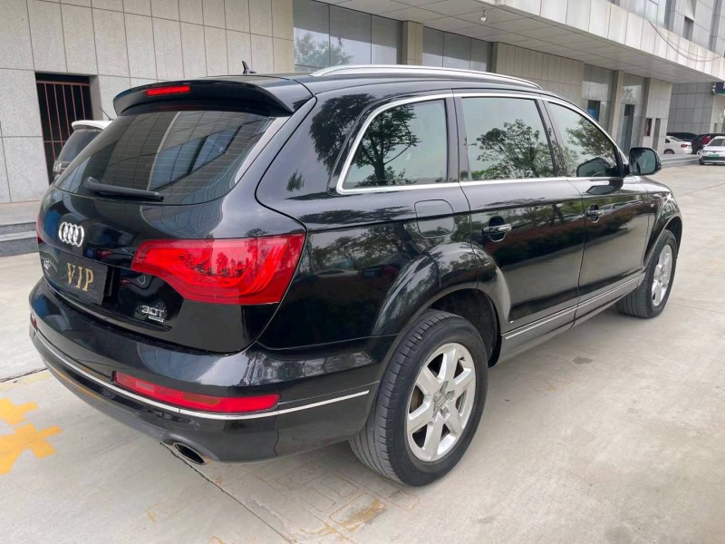 东营11年奥迪Q78