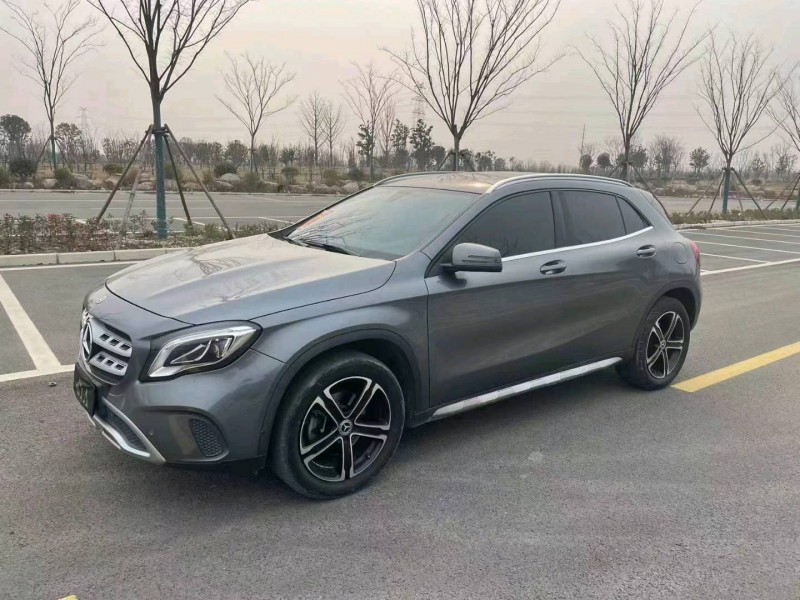 徐州18年奔驰GLA2