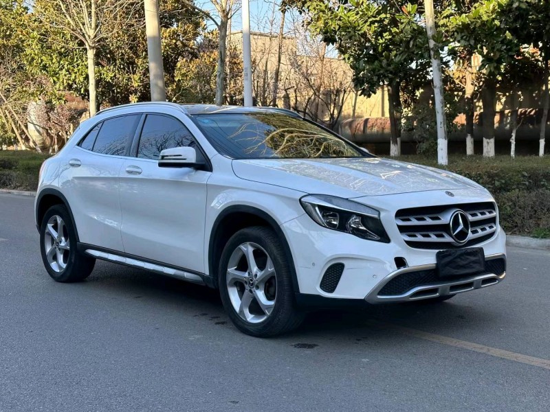 徐州18年奔驰GLA2