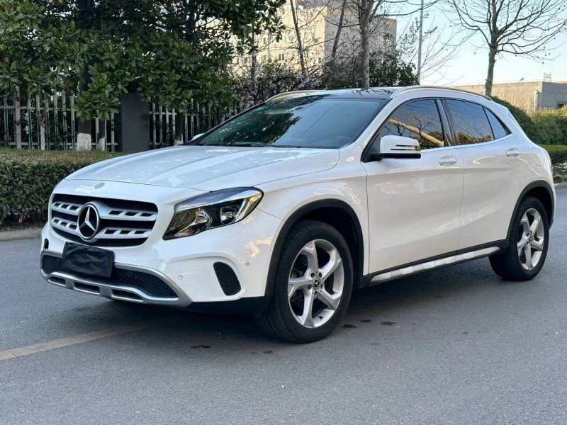 徐州18年奔驰GLA3