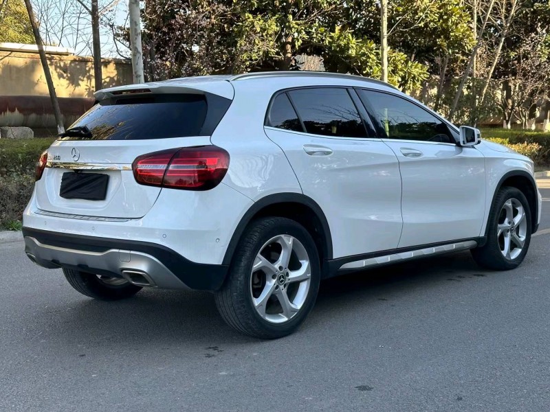 徐州18年奔驰GLA7