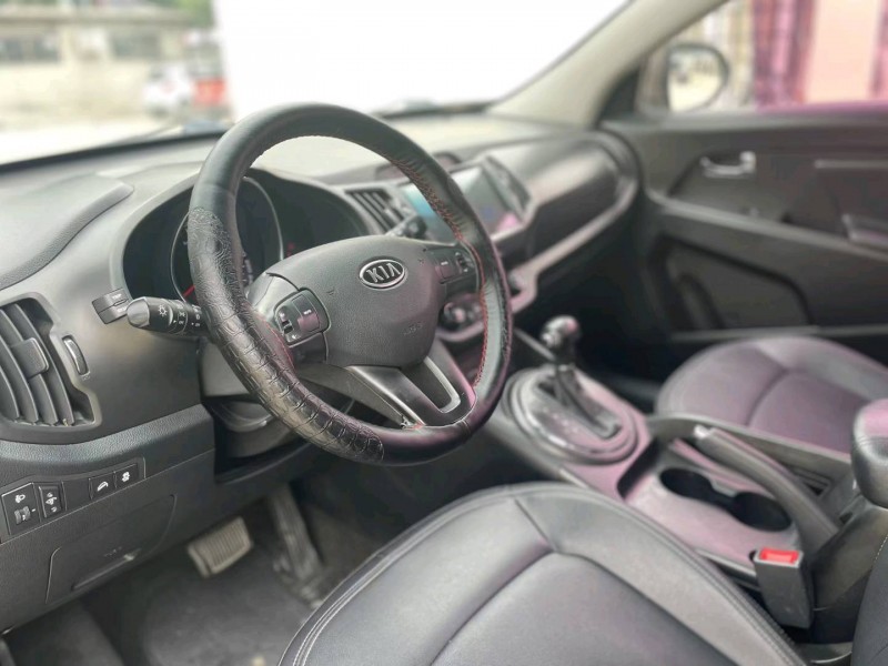 济宁14年起亚智跑6