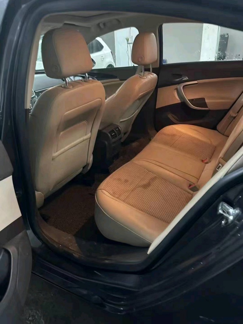 石家庄15年别克君威6