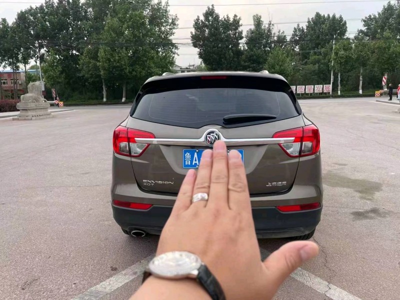 济南16年别克昂科威9