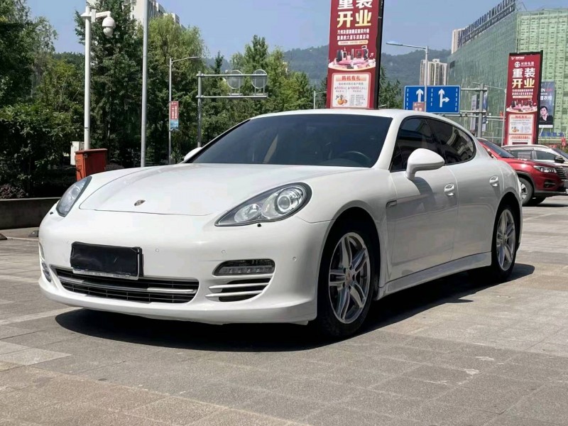 重庆13年保时捷帕拉梅拉2
