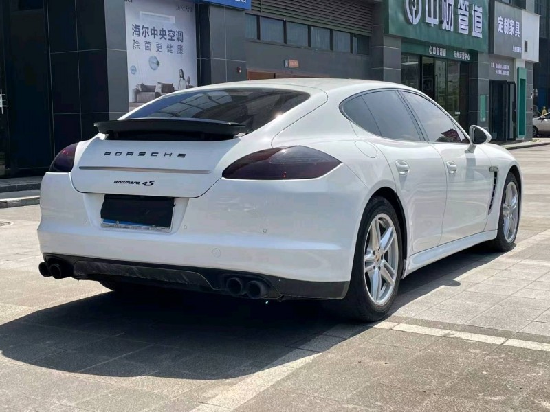 重庆13年保时捷帕拉梅拉9