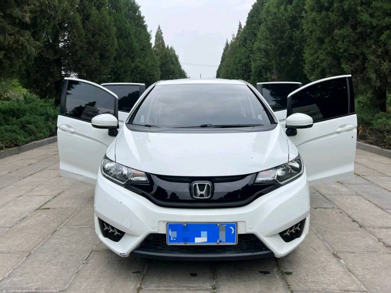 济宁17年本田飞度1