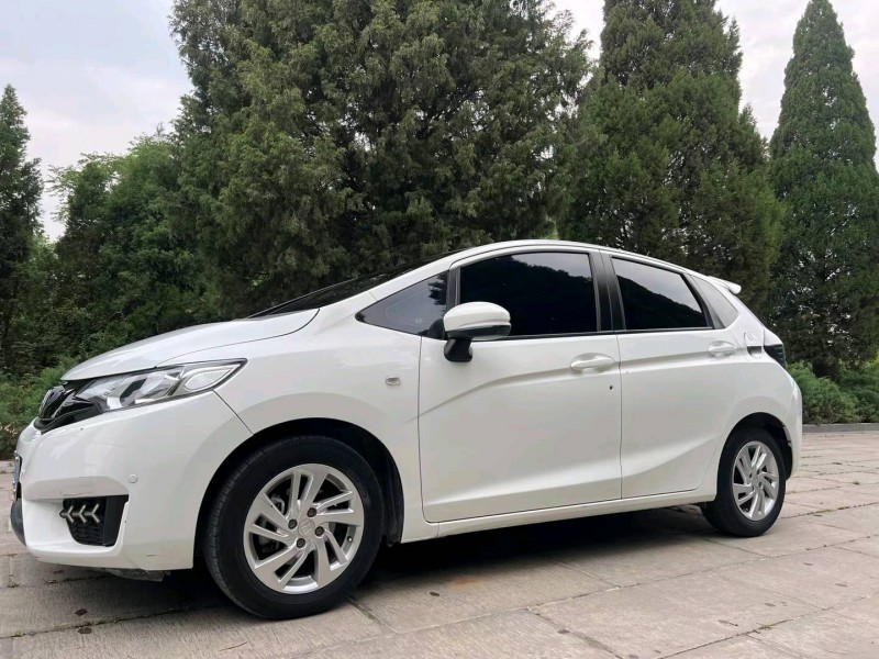 济宁17年本田飞度2