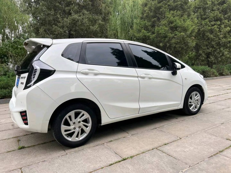 济宁17年本田飞度7