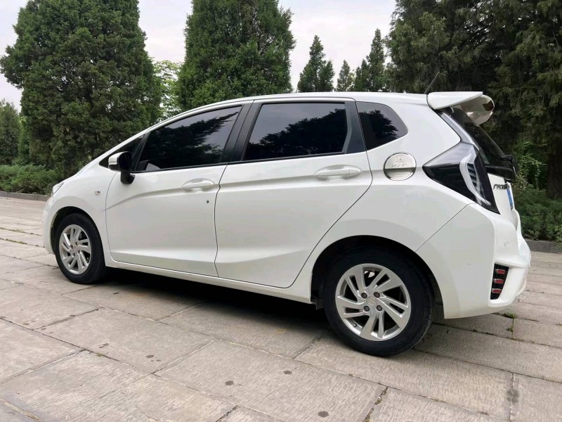 济宁17年本田飞度8