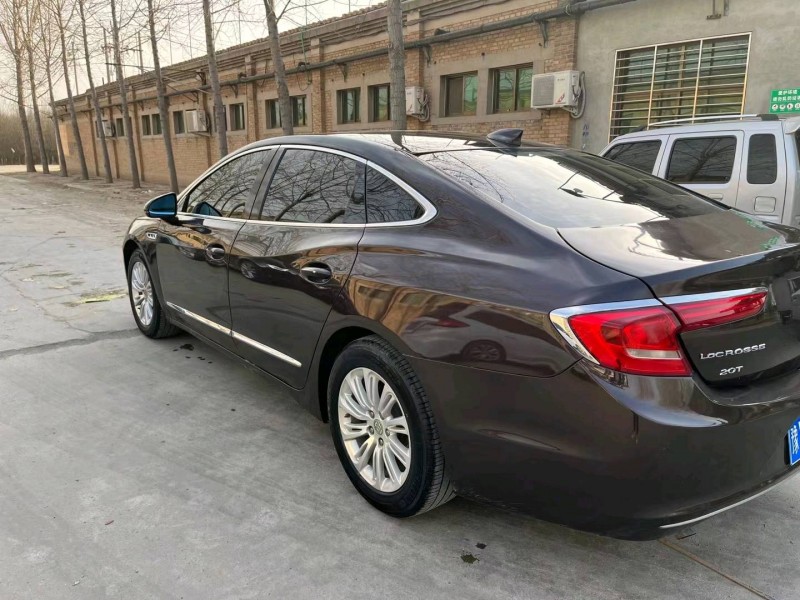 保定17年别克君越5