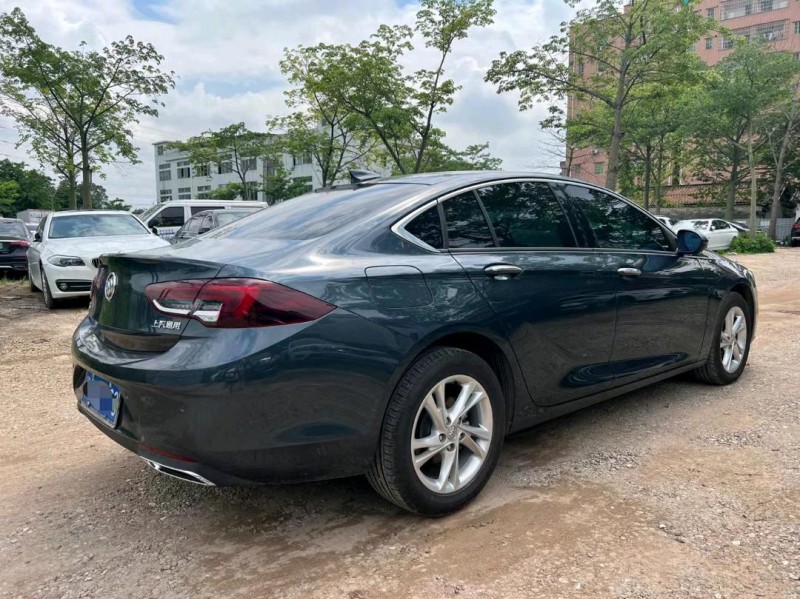 广州21年别克君威8