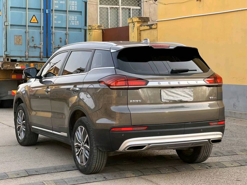 潍坊19年吉利博越5