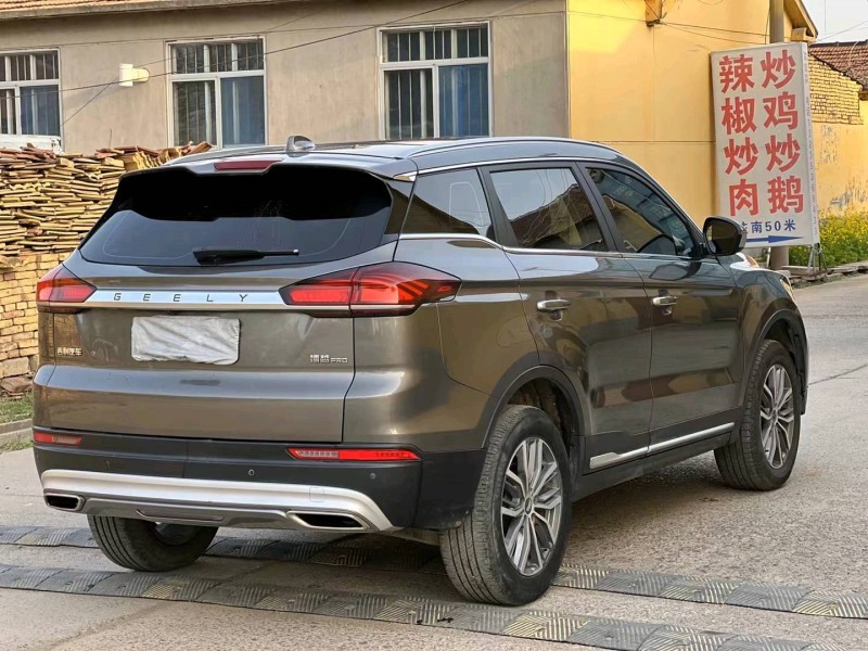 潍坊19年吉利博越4