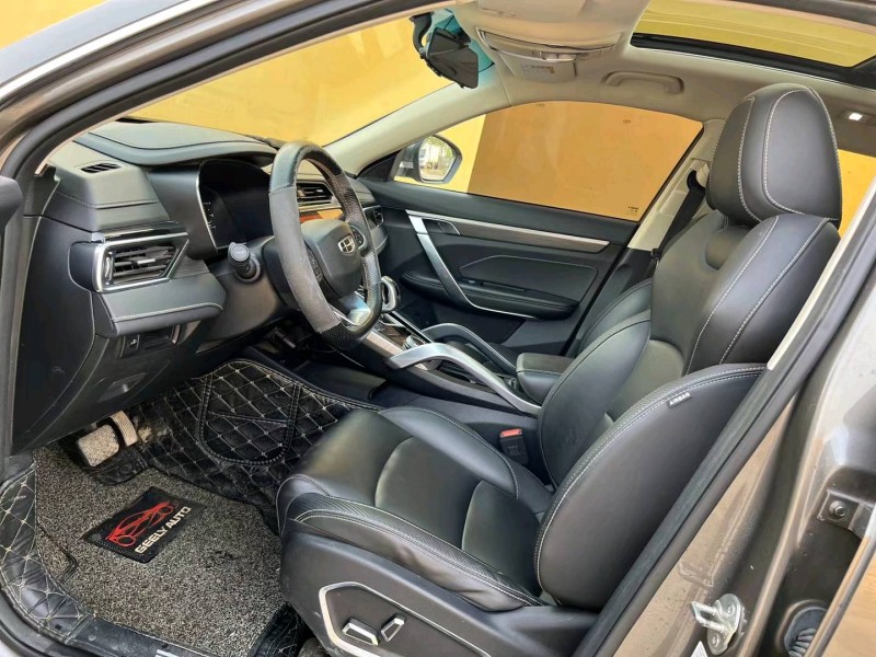 潍坊19年吉利博越7