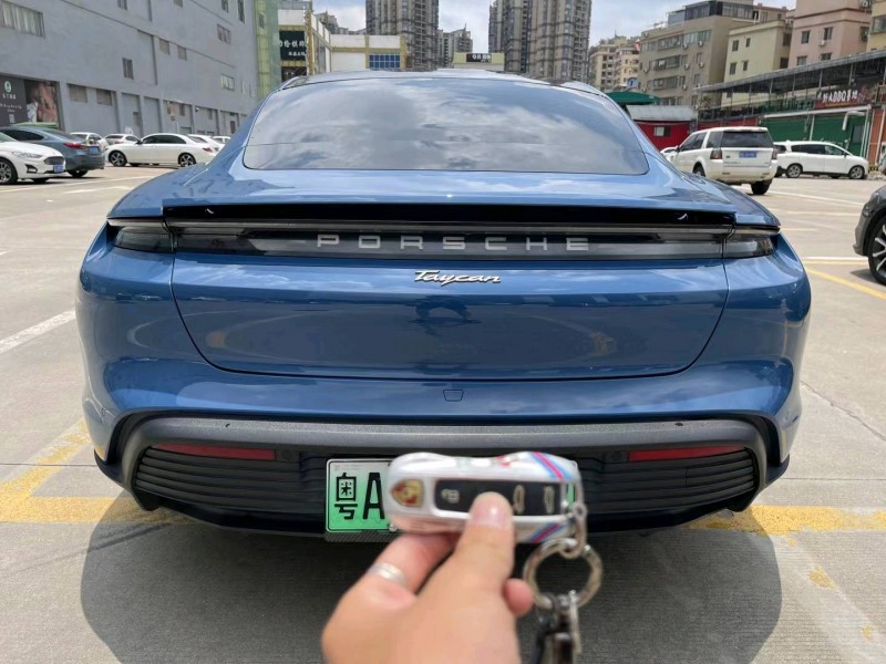 广州21年保时捷Taycan9